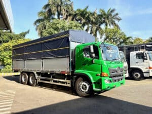 Xe Tải Hino FL8JT8A 15 Tấn Thùng Mui Bạt Nhôm 7.7m