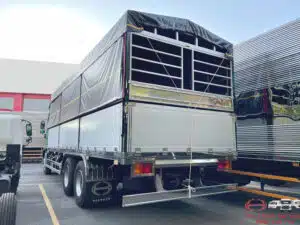 Xe Tải Hino FL8JT8A 15 Tấn Thùng Mui Bạt Nhôm 7.7m