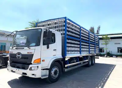 Xe Tải Hino FL8JW8A 15 Tấn Thùng Chở Gia Cầm