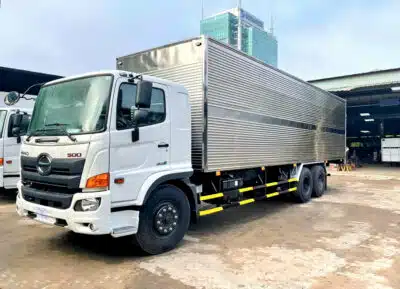 Xe Tải Hino FL8JW8A 15 Tấn Thùng Kín 9.4m