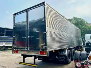 Xe Tải Hino FL8JW8A 15 Tấn Thùng Kín 9.4m