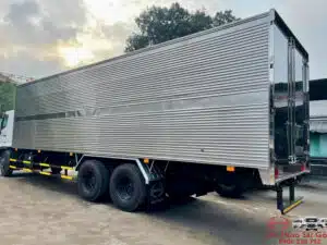 Xe Tải Hino FL8JW8A 15 Tấn Thùng Kín 9.4m