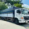 Xe Tải Hino FM8JW8A 15 Tấn Thùng Mui Bạt Nhôm 9.4m