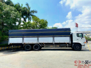 Xe Tải Hino FM8JW8A 15 Tấn Thùng Mui Bạt Nhôm 9.4m