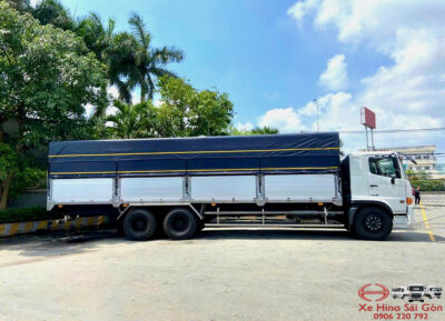 Xe Tải Hino FM8JW8A 15 Tấn Thùng Mui Bạt Nhôm 9.4m