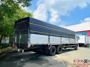 Xe Tải Hino FM8JW8A 15 Tấn Thùng Mui Bạt Nhôm 9.4m