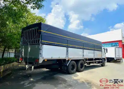 Xe Tải Hino FM8JW8A 15 Tấn Thùng Mui Bạt Nhôm 9.4m