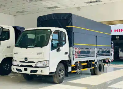 Xe Tải Hino XZU650 1.9 Tấn Thùng Mui Bạt 4.5m