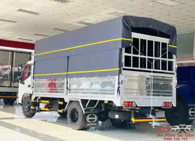Xe Tải Hino XZU650 1.9 Tấn Thùng Mui Bạt 4.5m