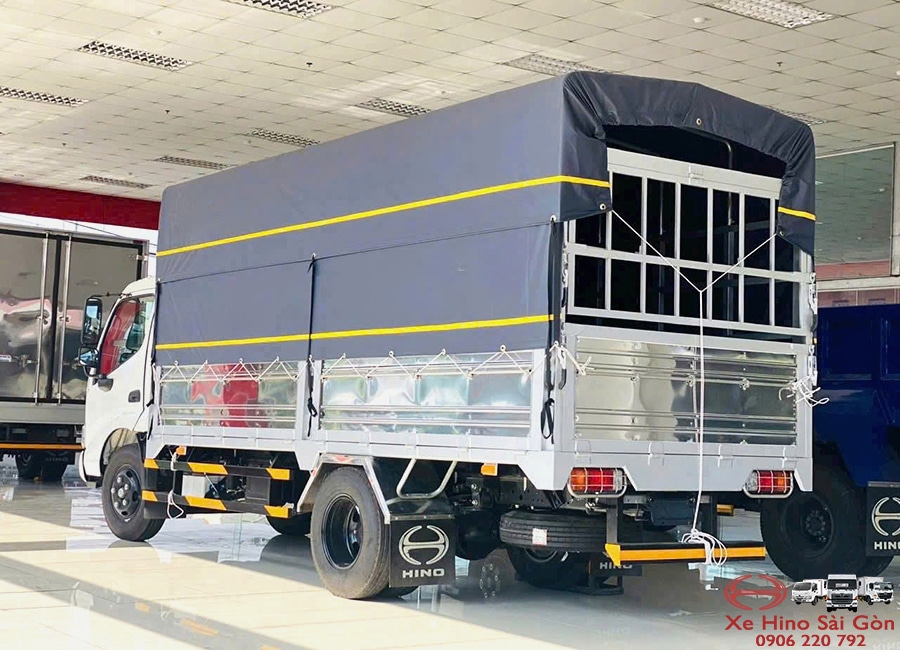 Xe Tải Hino XZU650 1.9 Tấn Thùng Mui Bạt 4.5m