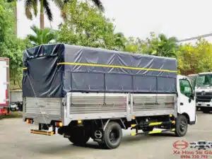 Xe Tải Hino XZU650 1.9 Tấn Thùng Mui Bạt 4.5m