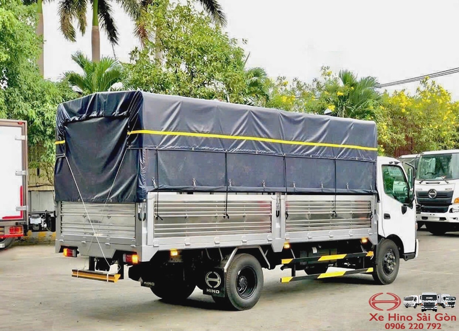 Xe Tải Hino XZU650 1.9 Tấn Thùng Mui Bạt 4.5m