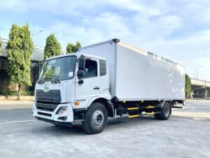 Xe Tải UD PKE250 8 Tấn Thùng Kín Bửng Nâng 7.8m