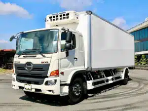 Xe Tải Hino FG8JP8A 8 Tấn Thùng Đông Lạnh 7m