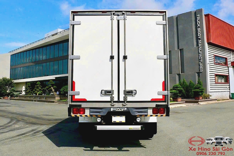 Xe Tải Hino FG8JP8A 8 Tấn Thùng Đông Lạnh 7m