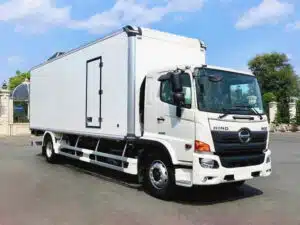 Xe Tải Hino FG8JT8A 8 Tấn Thùng Bảo Ôn 7.9m