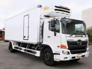 Xe Tải Hino FG8JT8A 8 Tấn Thùng Đông Lạnh 7.9m