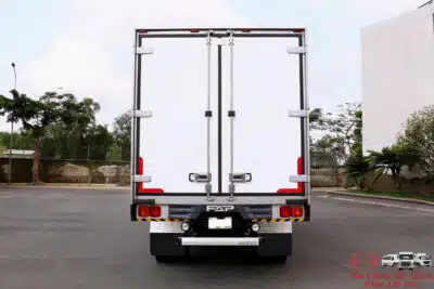 Xe Tải Hino FG8JT8A 8 Tấn Thùng Đông Lạnh 7.9m