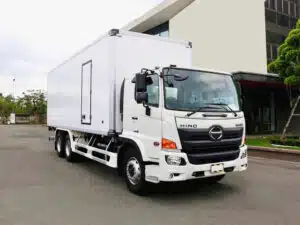 Xe Tải Hino FL8JT8A 15 Tấn Thùng Bảo Ôn 7.7m