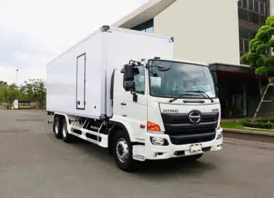 Xe Tải Hino FL8JT8A 15 Tấn Thùng Bảo Ôn 7.7m