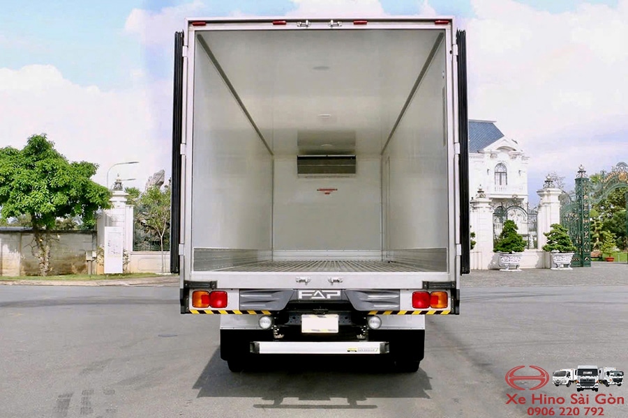 Xe Tải Hino FL8JW8A 15 Tấn Thùng Đông Lạnh 9.1m