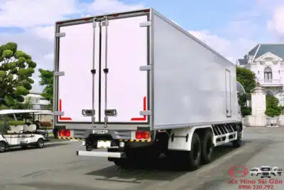 Xe Tải Hino FL8JW8A 15 Tấn Thùng Đông Lạnh 9.1m
