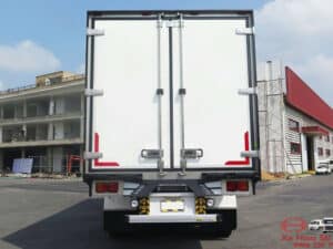 Xe Tải Hino FL8JW8A 15 Tấn Thùng Bảo Ôn 9.1m