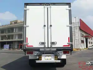 Xe Tải Hino FL8JW8A 15 Tấn Thùng Bảo Ôn 9.1m