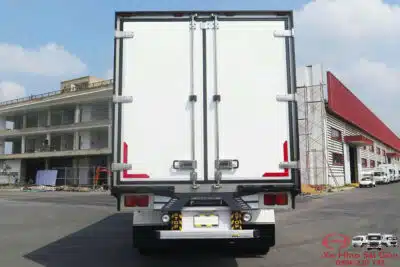 Xe Tải Hino FL8JW8A 15 Tấn Thùng Bảo Ôn 9.1m