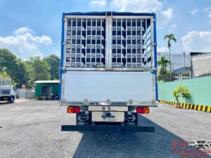 Xe Tải Hino FL8JW8A 15 Tấn Thùng Chở Gia Cầm 495 Lồng