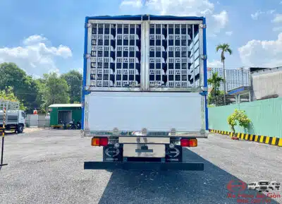 Xe Tải Hino FL8JW8A 15 Tấn Thùng Chở Gia Cầm 495 Lồng