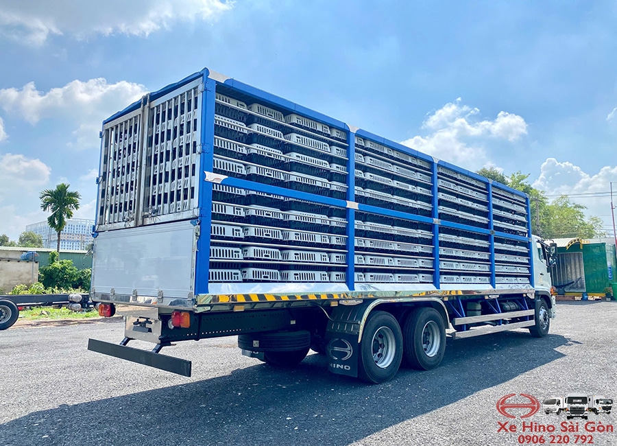 Xe Tải Hino FL8JW8A 15 Tấn Thùng Chở Gia Cầm 495 Lồng