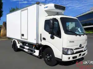 Xe Tải Hino XZU650 1.9 Tấn Thùng Đông Lạnh