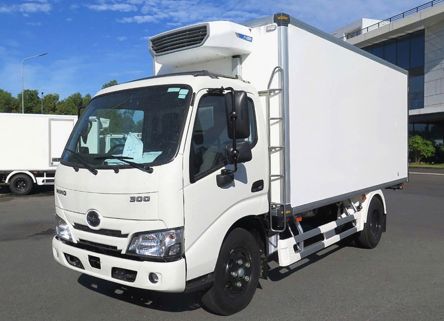 Xe Tải Hino XZU650 1.9 Tấn Thùng Đông Lạnh