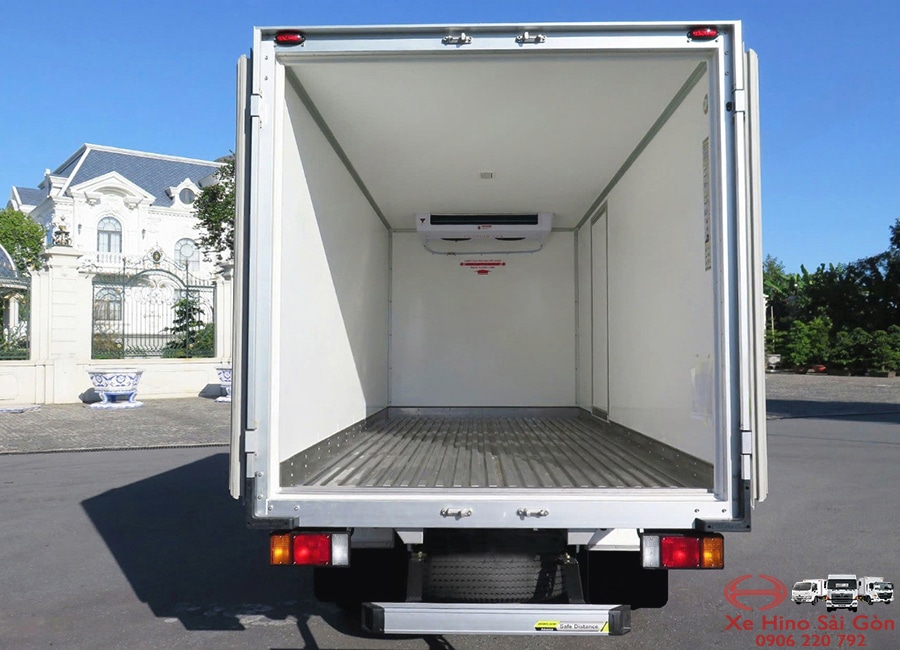 Xe Tải Hino XZU650 1.9 Tấn Thùng Đông Lạnh