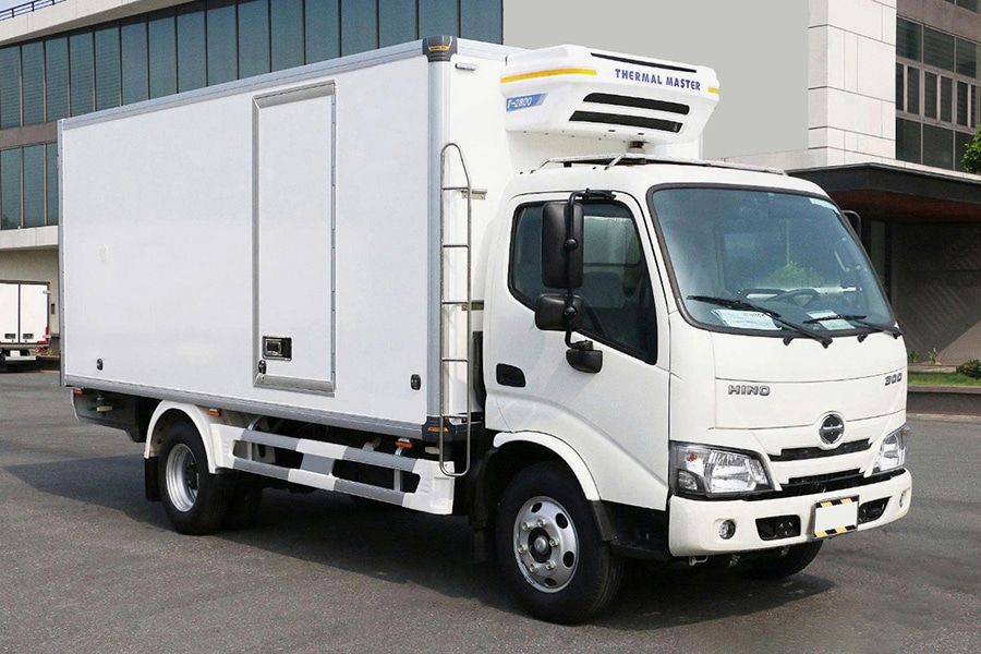 Xe Tải Hino XZU650 3.5 Tấn Thùng Đông Lạnh 4.5m