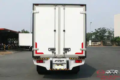 Xe Tải Hino XZU650 3.5 Tấn Thùng Đông Lạnh 4.5m