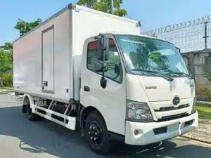 Xe Tải Hino XZU720 3.5 Tấn Thùng Bảo Ôn 5.1m