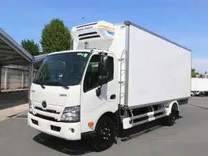 Xe Tải Hino XZU720 3.5 Tấn Thùng Đông Lạnh