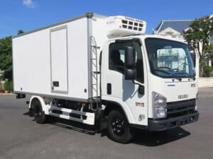Xe Tải Isuzu QKR210 2 Tấn Thùng Đông Lạnh 4.3m