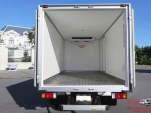 Xe Tải Isuzu QKR210 2 Tấn Thùng Đông Lạnh 4.3m