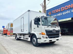 Xe Tải Hino FG8JP8A 8 Tấn Thùng Bảo Ôn 7m