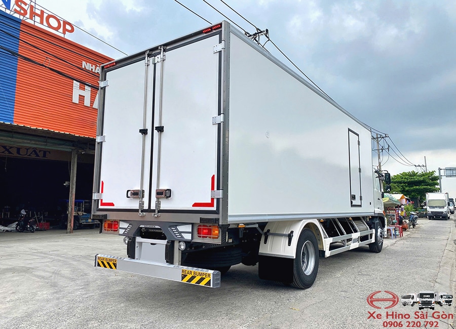 Xe Tải Hino FG8JP8A 8 Tấn Thùng Bảo Ôn 7m