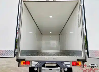 Xe Tải Hino FG8JP8A 8 Tấn Thùng Bảo Ôn 7m
