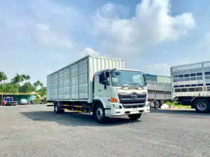 Xe Tải Hino FG8JT8A 8 Tấn Thùng Kín Container 9.7m