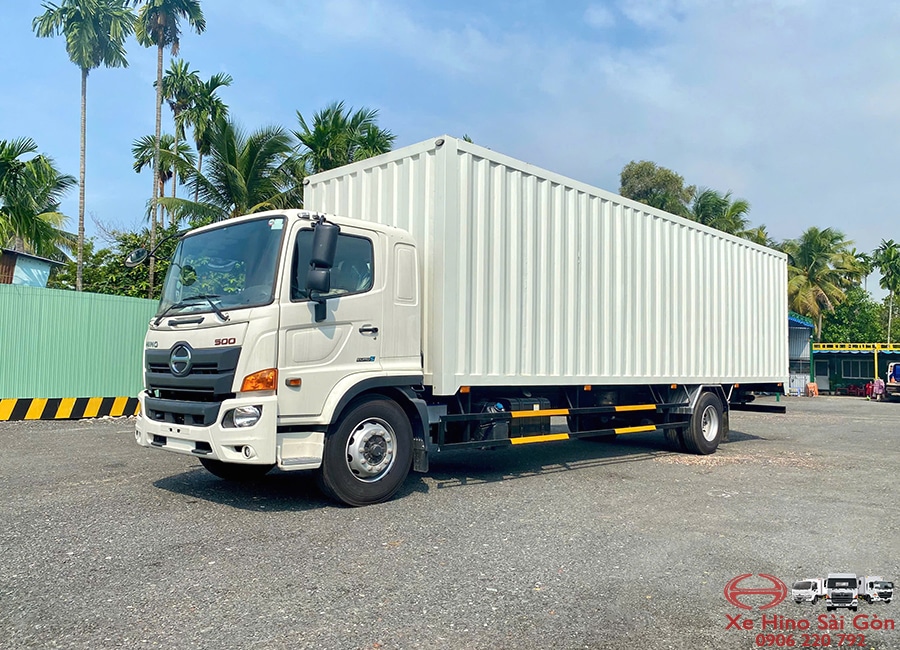 Xe Tải Hino FG8JT8A 8 Tấn Thùng Kín Container 9.7m