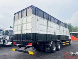 Xe Tải Hino FL8JW8A 15 Tấn Thùng Kín Container 9.4m