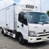 Xe Tải Hino XZU730 5 Tấn Thùng Đông Lạnh 5.7m