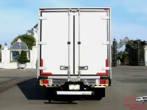 Xe Tải Isuzu FRR650 6.5 Tấn Thùng Bảo Ôn 5.7m