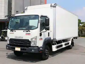 Xe Tải Isuzu FRR650 6.5 Tấn Thùng Bảo Ôn 6.7m